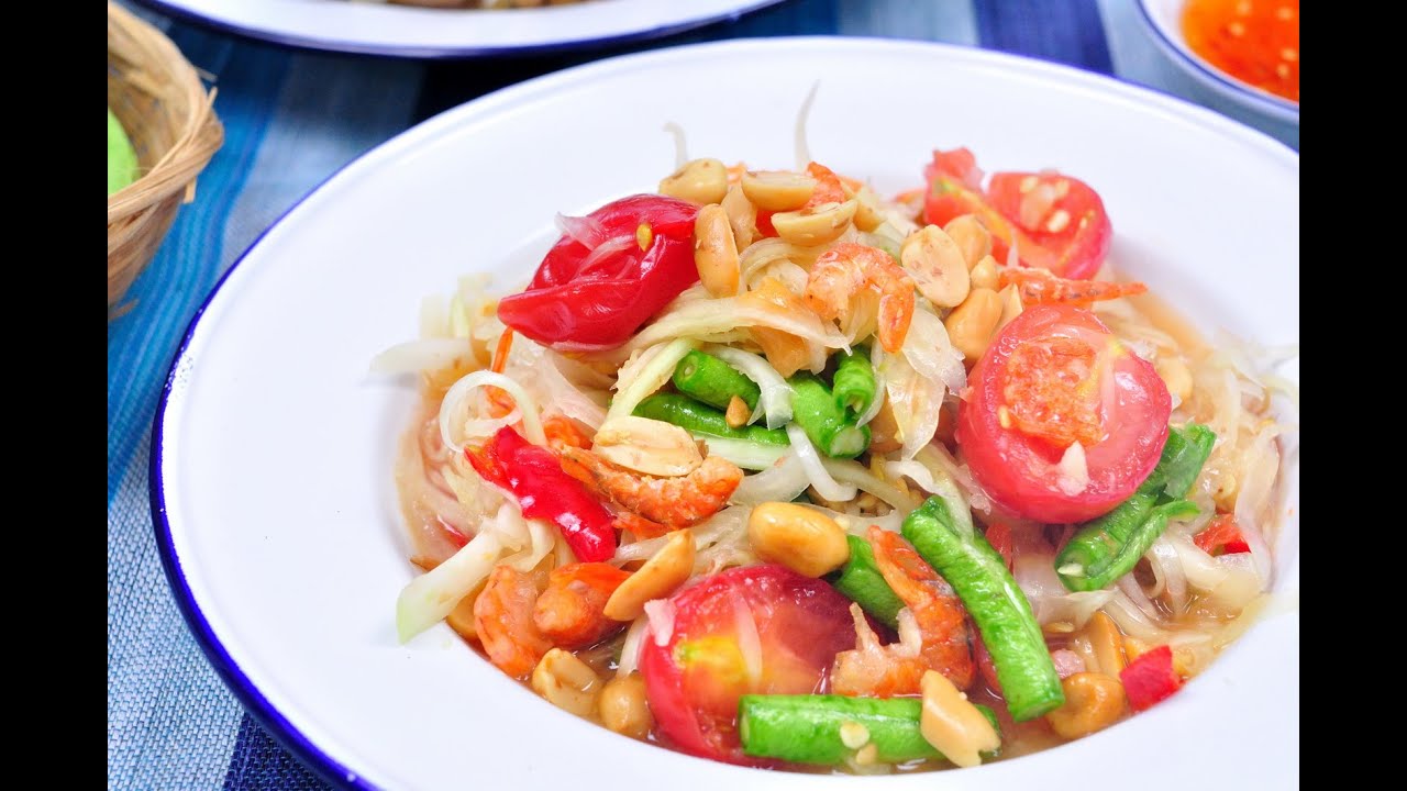 Thai Papaya Salad (Thai Food) - Som Tam Thai ส้มตำไทย