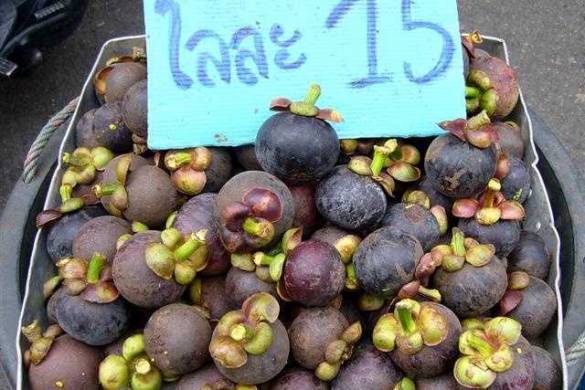 Coût de la vie : fruits et légumes sur un marché thaïlandais