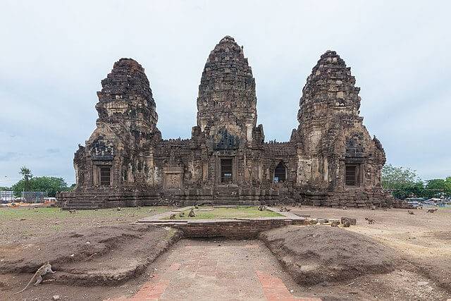 Le Wat Phra Prang Sam Yod, temple de Lopburi 4 Phra Prang Sam Yod