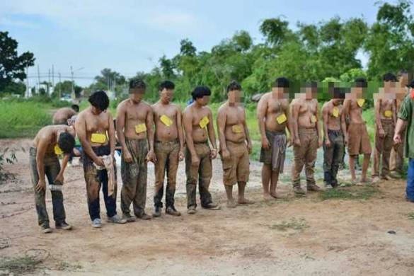 Photos d&rsquo;un bizutage extrême dans une université thaïlandaise