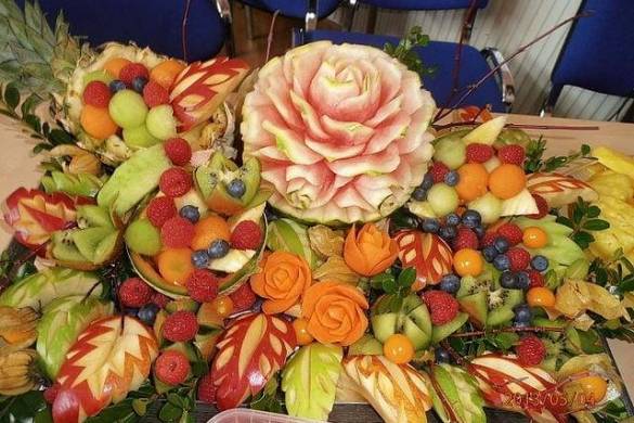 La sculpture sur fruits et légumes en Thaïlande, un art délicieux