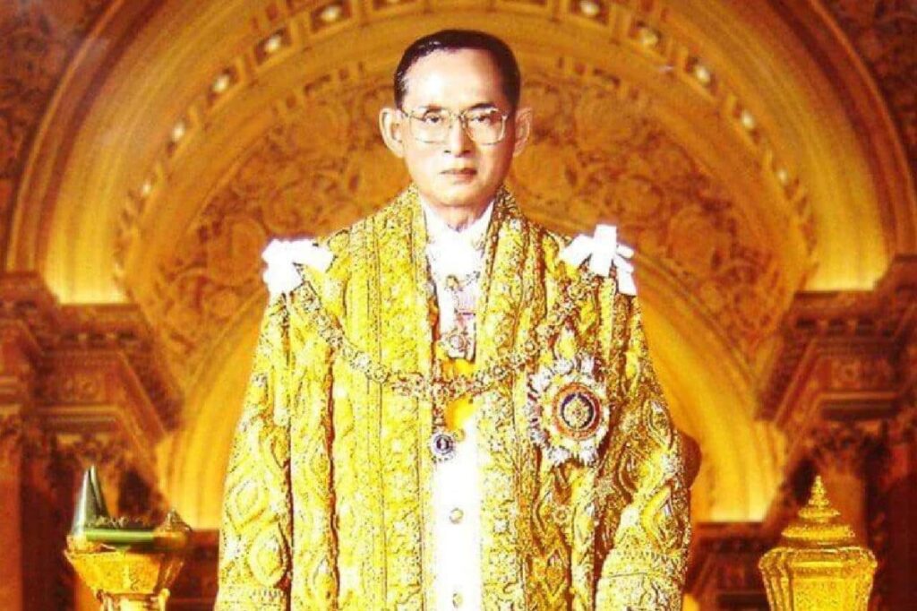 Anniversaire de feu le roi Rama IX et fête des pères en Thaïlande : 5 décembre