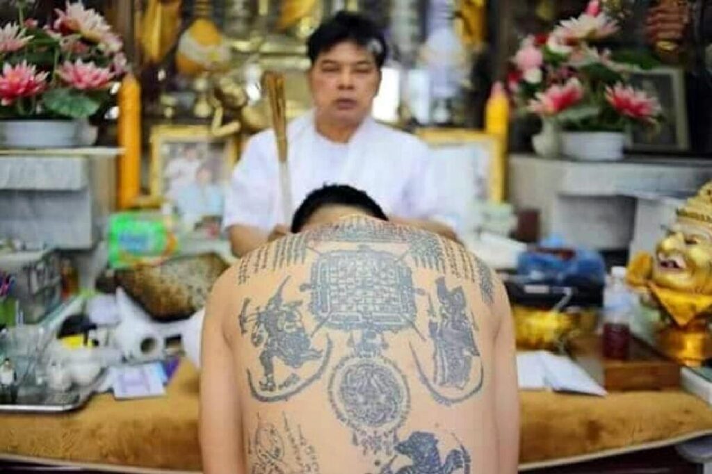 Sak Yant : le tatouage sacré traditionnel en Thaïlande