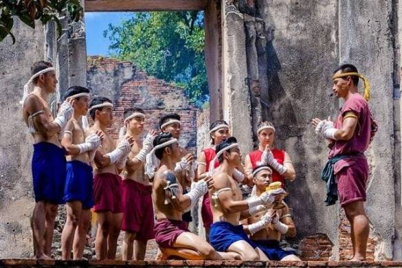 Cérémonie du Wai Kru Muay Thai à Ayutthaya en Thaïlande