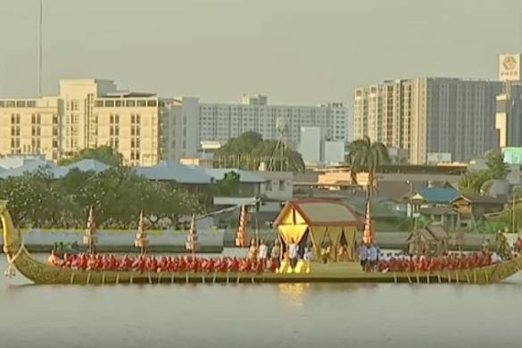 La procession des barges royales complète le couronnement du roi en Thaïlande – vidéo