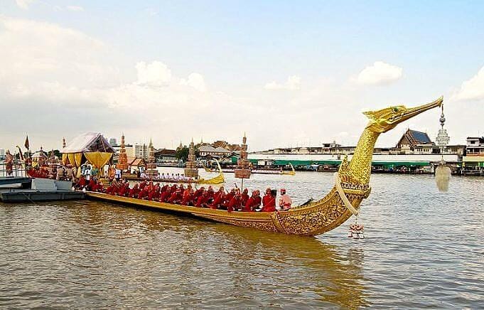 Barges royales Suphannahong