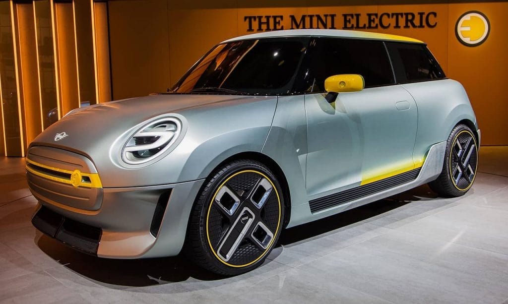 Des véhicules électriques pour remodeler l'industrie automobile thaïlandaise durement touchée par le Covid-19