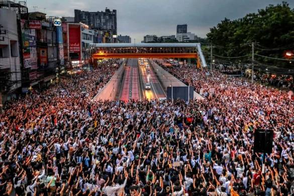 Un analyste du marché thaïlandais attribue la chute des actions aux protestations antigouvernementales