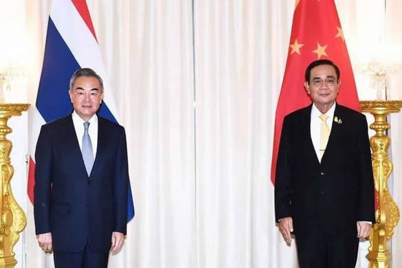 Le ministre chinois des affaires étrangères en visite en Thaïlande