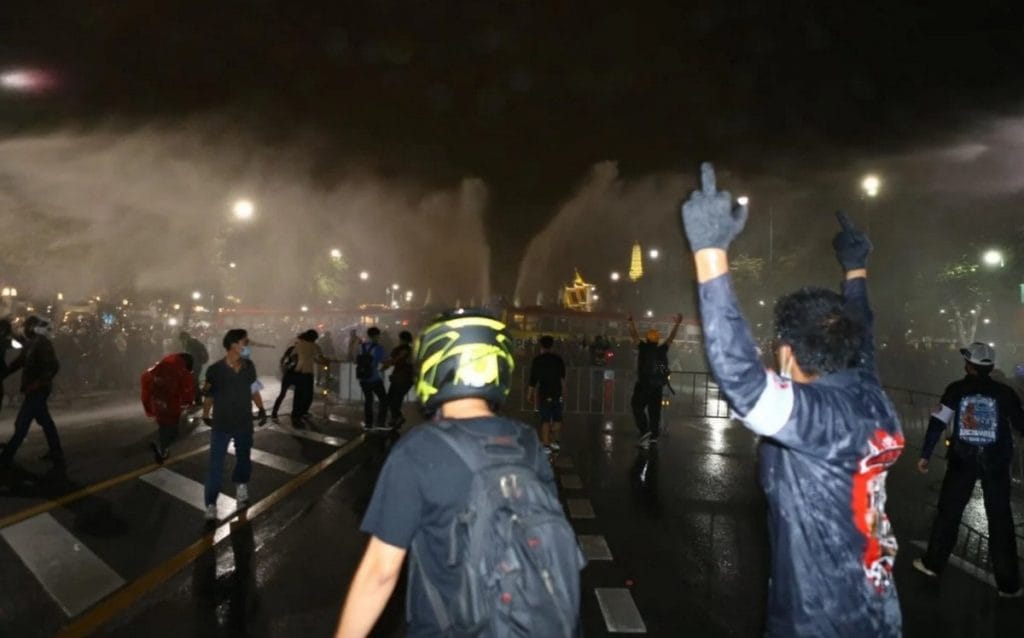 Manifestation en Thaïlande : canon à eau à Bangkok et un étranger agressé à Pattaya