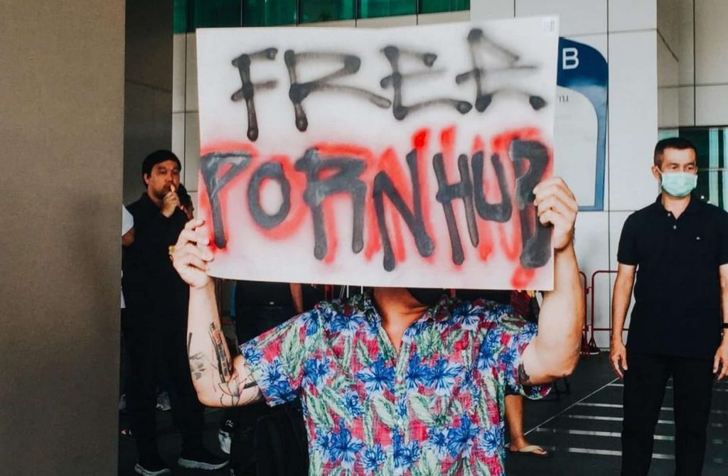 L'interdiction du porno en ligne en Thaïlande suscite des réactions hostiles