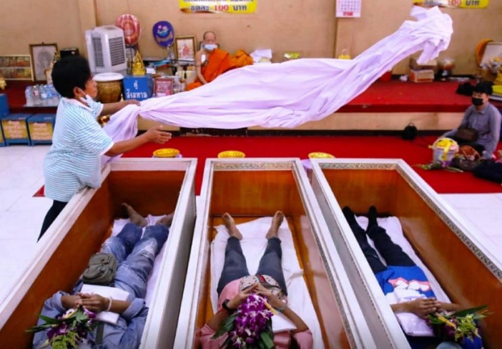 De fausses funérailles en Thaïlande pour attirer la chance