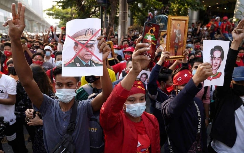 La junte du Myanmar est au bord du gouffre, la Thaïlande revoit sa position