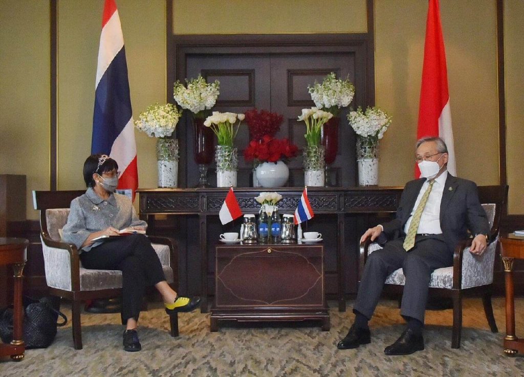 Un diplomate du Myanmar en pourparlers avec la Thaïlande et l'Indonésie