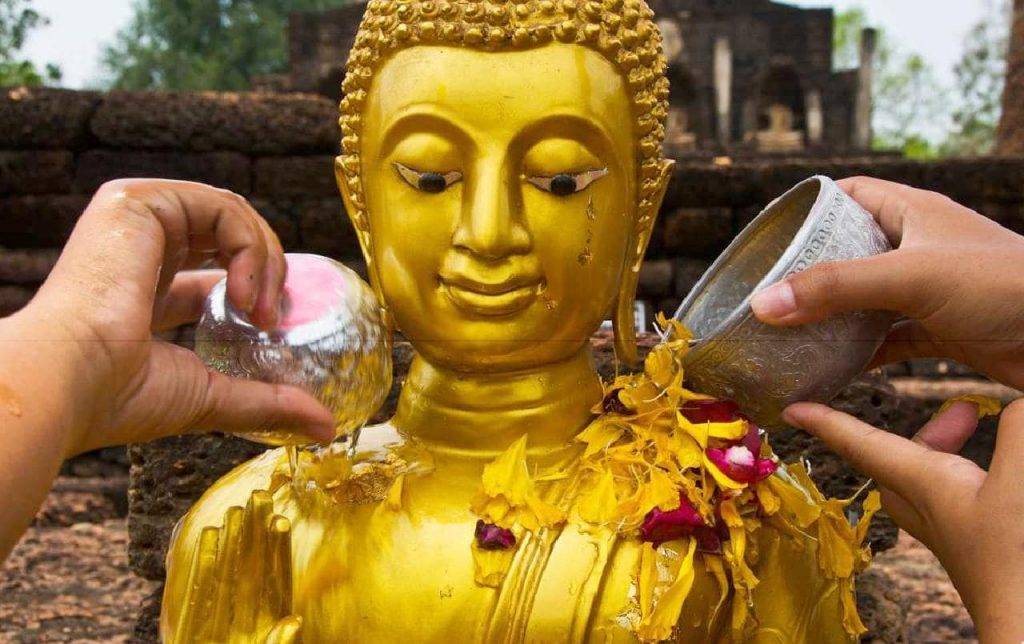 Nang Kradan : une fête hindoue célébrée lors du Songkran dans le sud de la Thaïlande