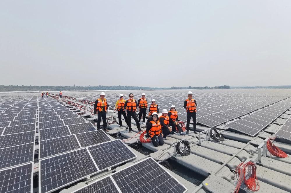 Face aux chocs globaux, la Thaïlande accélère sa transformation économique 9 Centrale solaire hybride à flotteurs sur le barrage Sirindhorn