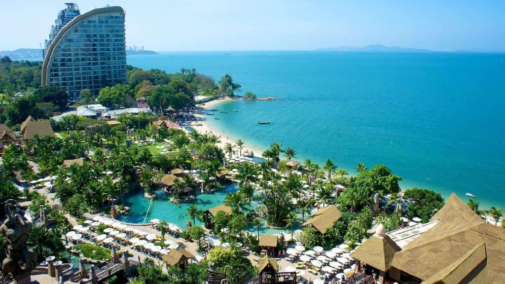 Transformer Pattaya en Thaïlande de ville du péché en ville familiale