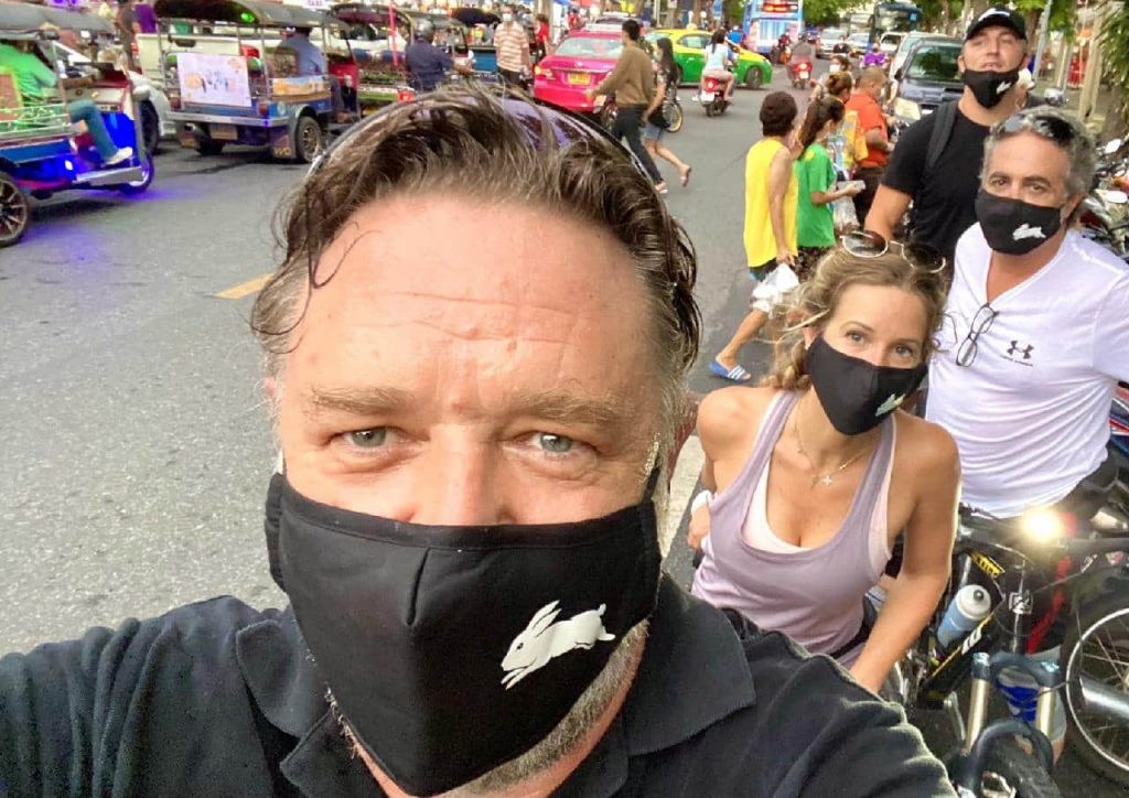 La visite de Russell Crowe en Thaïlande affole la toile