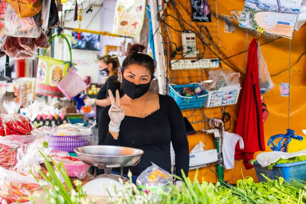 Sourire visible masque Thailande