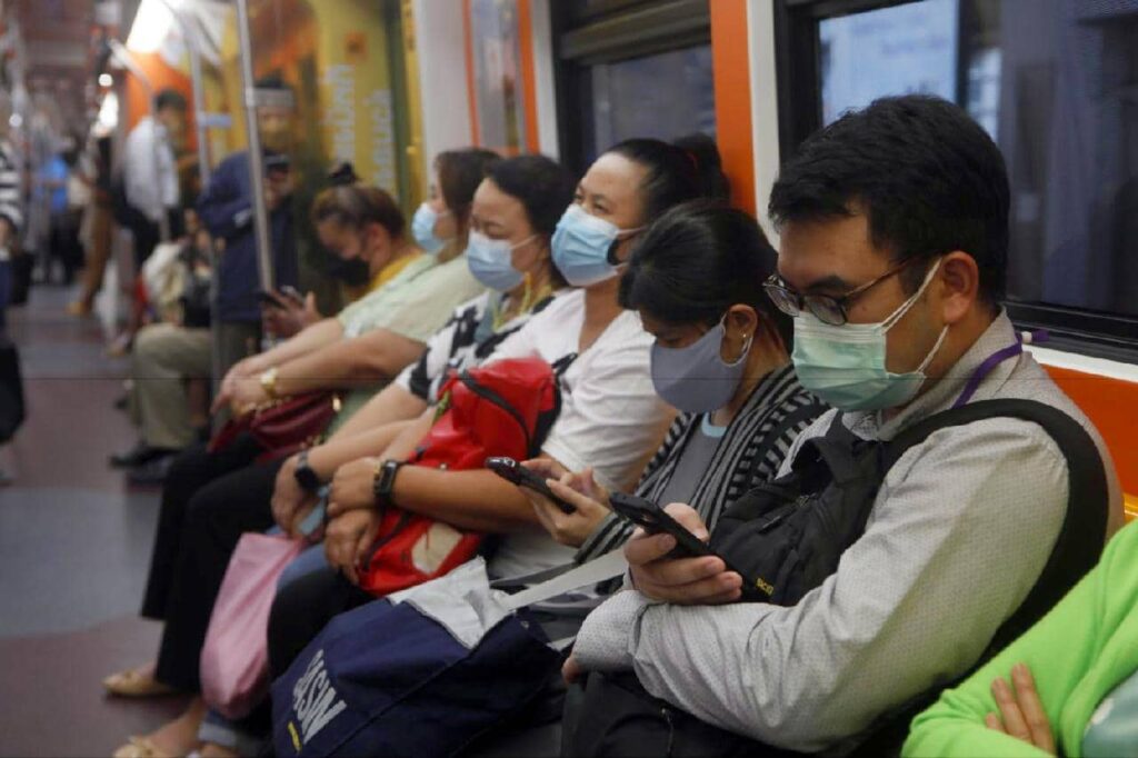 La Thaïlande va mettre fin aux dernières règles sur les masques faciaux
