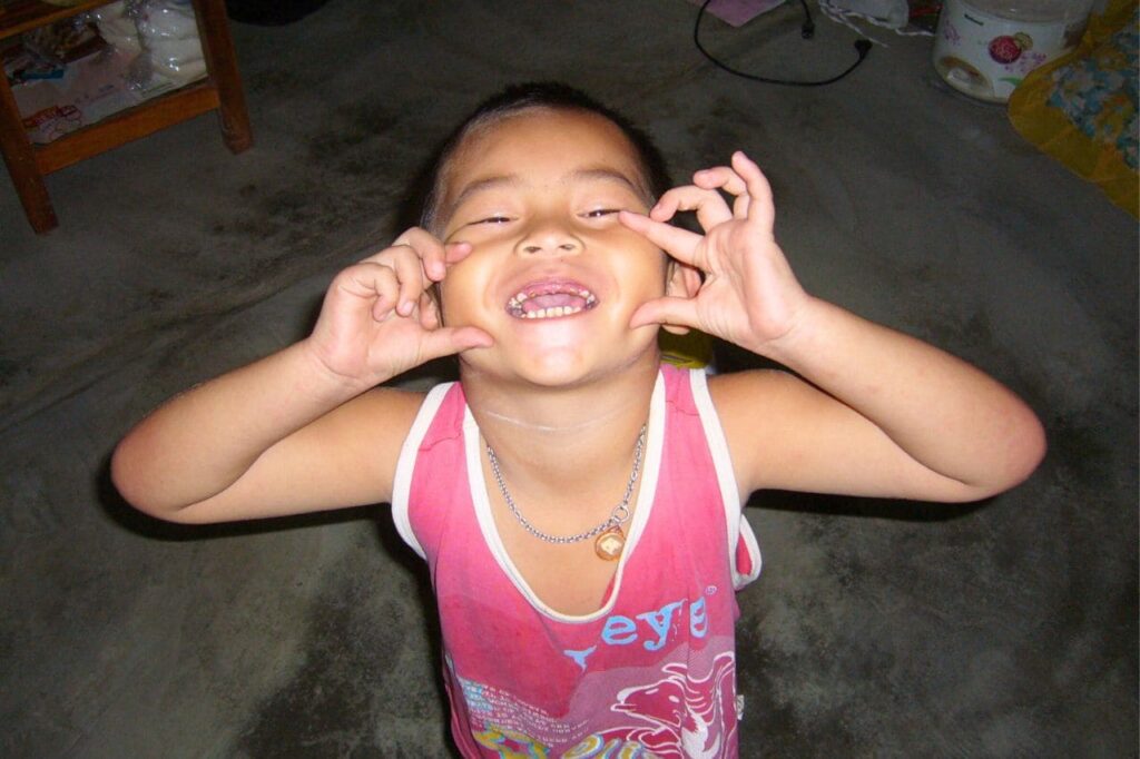 À faire et ne pas faire en Thaïlande, les choses indispensables à connaître 14 Sourire enfant