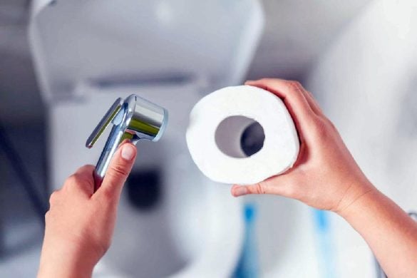 Jet d&rsquo;eau ou papier toilette, quelle est la meilleure solution pour votre postérieur ?