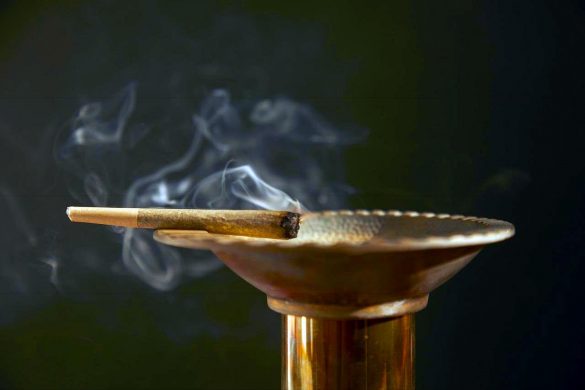 Le cannabis n&rsquo;est plus une drogue illicite en Thaïlande mais il est interdit de fumer dans les lieux publics