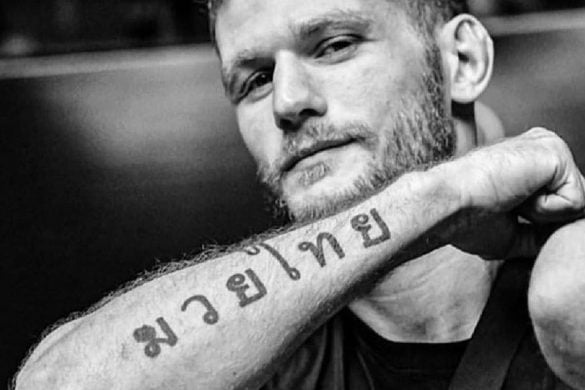 Un champion de boxe thaï français se fait ridiculiser par son tatoueur