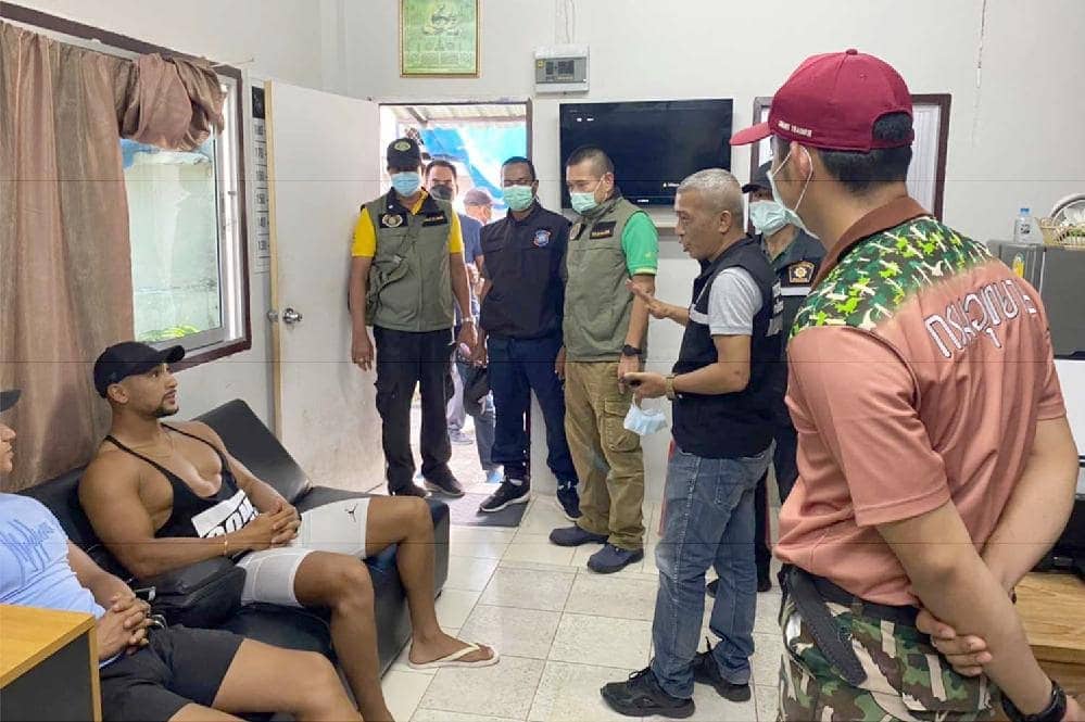 Le touriste étranger qui avait provoqué la colère des Thaïlandais a été arrêté
