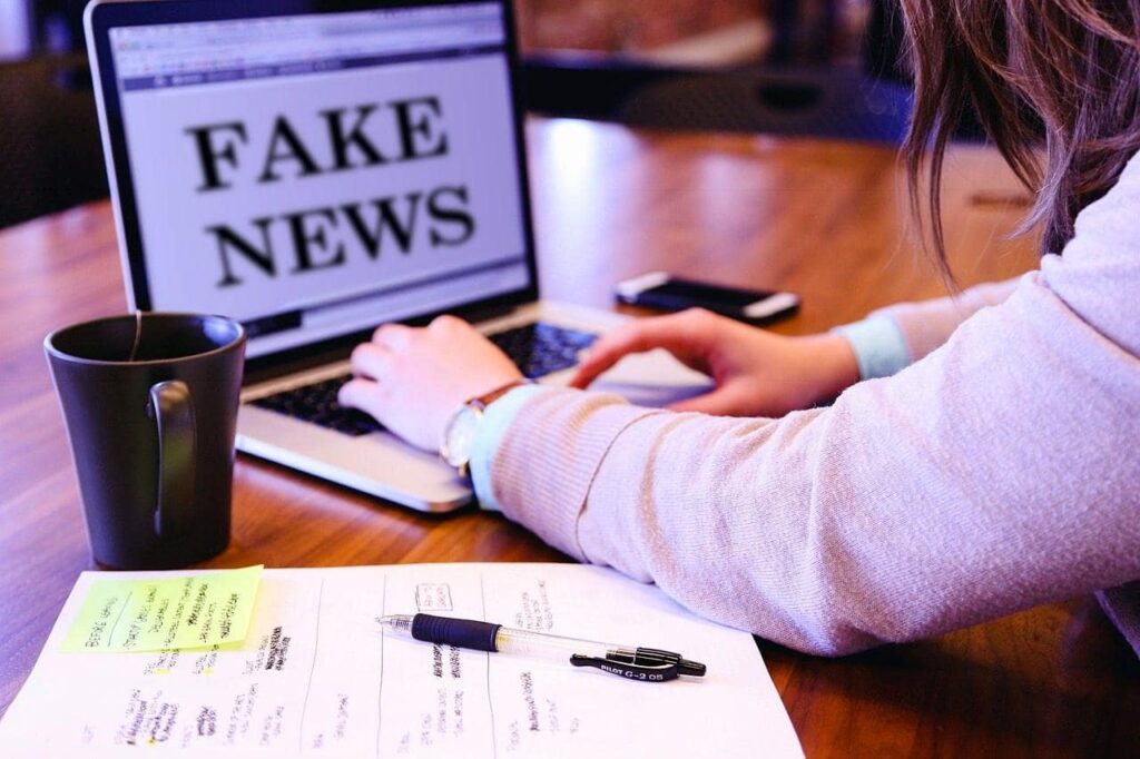 Les 10 principales fake news de 2022 en Thaïlande