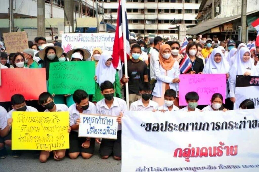 Bouddhistes et musulmans manifestent ensemble pour la paix en Thaïlande