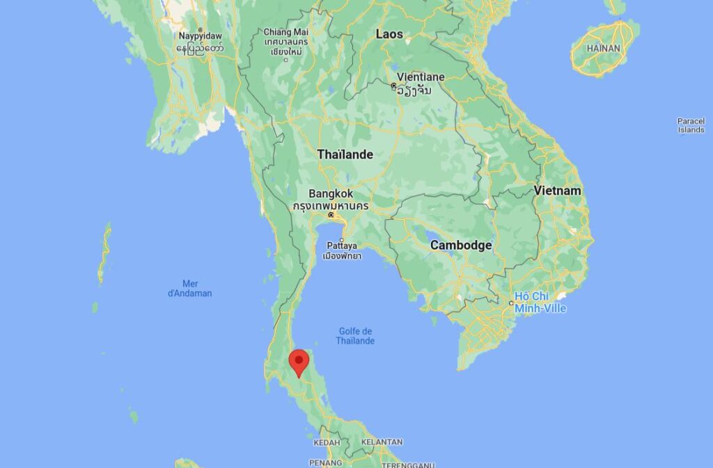 Thaïlande : un policier fou poignarde 2 passantes tuant l'une d'elles 4 Nakhon Si Thammarat