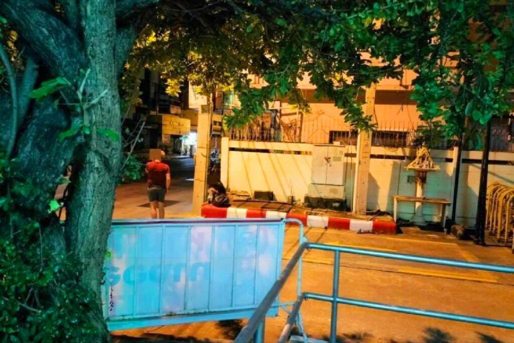 Un couple qui a fait l'amour dans la rue recherché par la police en Thaïlande