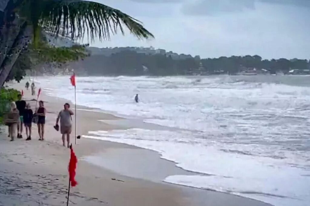 La tempête tropicale Soulik provoque de fortes pluies en Thaïlande