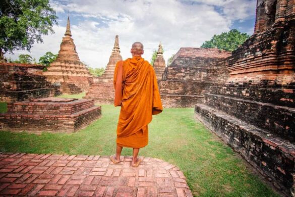 Thaïlande : des moines bouddhistes dupés dans une fraude pyramidale