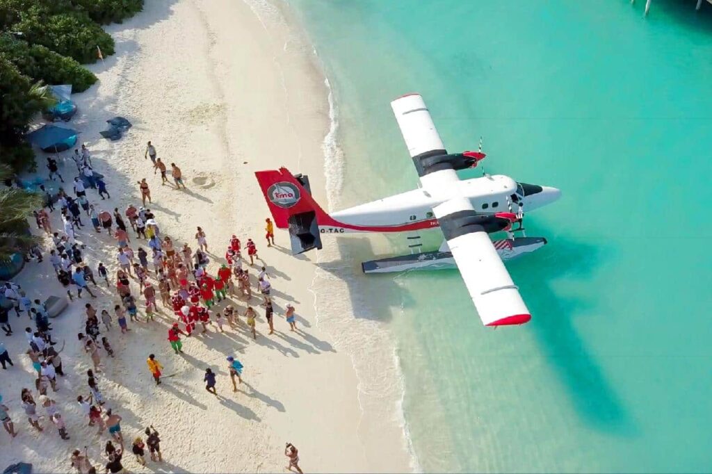 Hydravion sur une plage