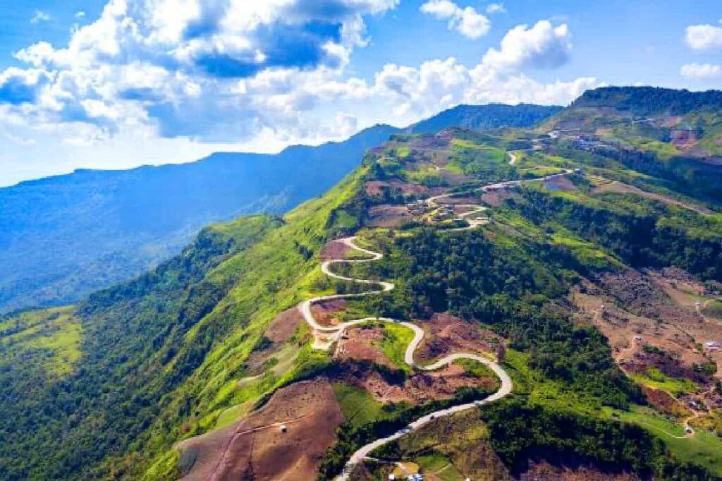 Un Thaïlandais sort idem d'une chute de 70 mètres du haut d'une falaise