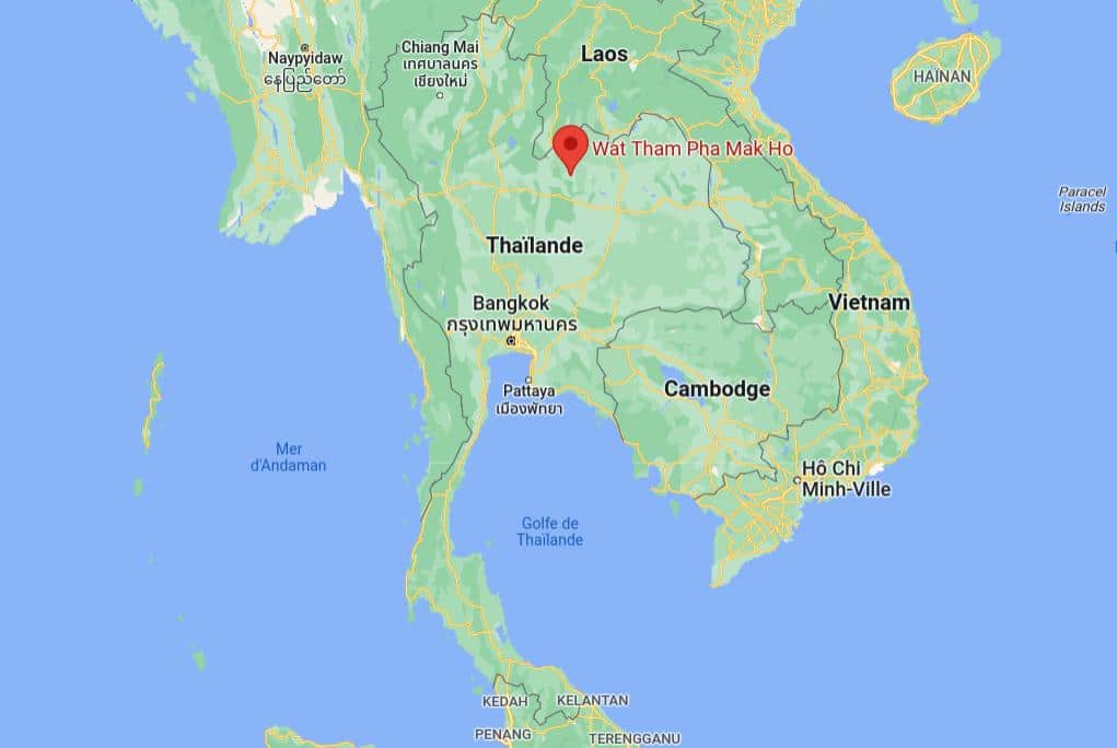 Temple Tham Pha Mak Ho