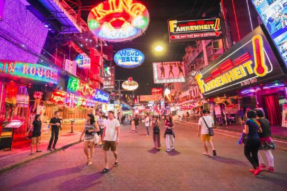 Thaïlande : 3 moines punis après leur virée dans le quartier chaud de Pattaya