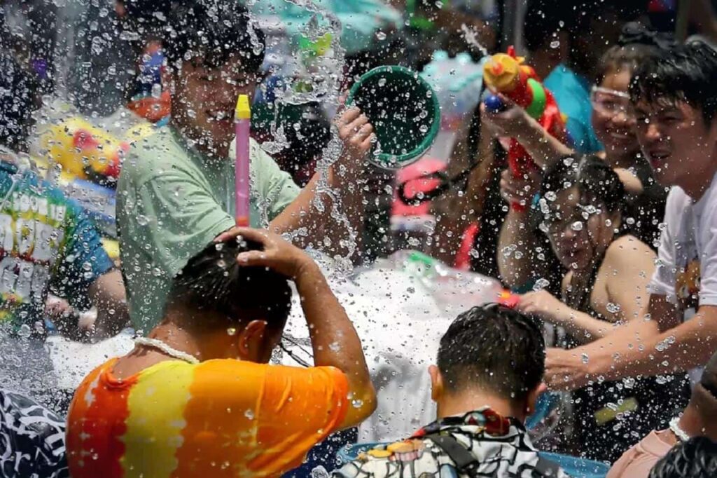 Batailles d'eau en Thaïlande : ce qu'il ne faut pas faire afin d'éviter la prison
