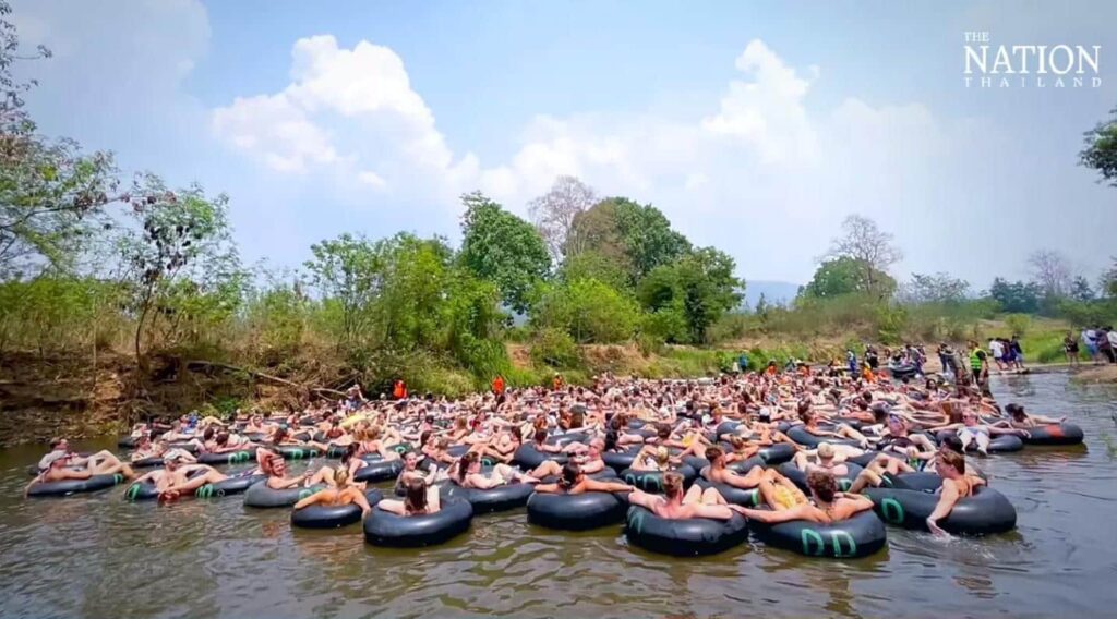 Thaïlande : le surtourisme suscite des tensions entre touristes et locaux à Pai