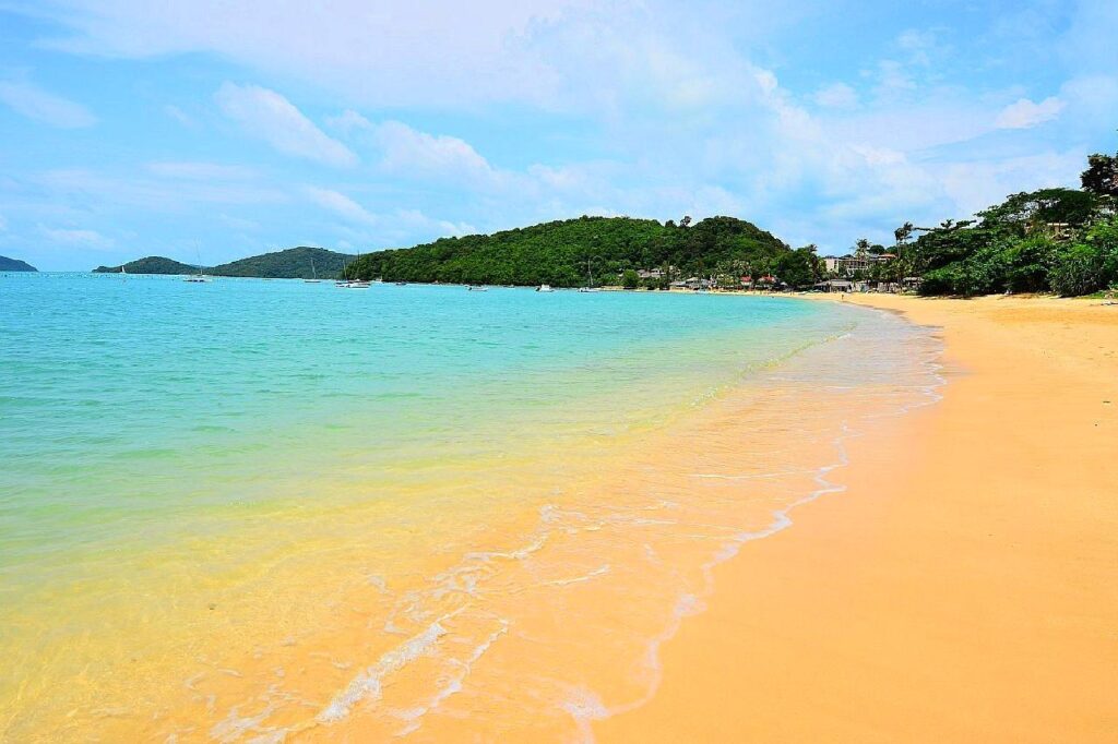 Plage d'Ao Yon à Phuket