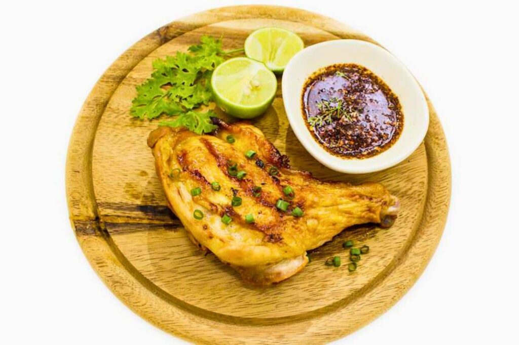 2 plats thaïlandais figurent parmi les 50 plats de poulet les mieux notés au monde