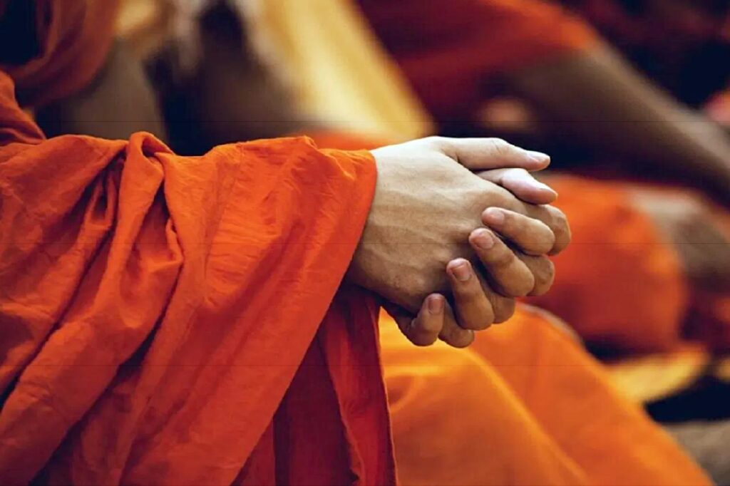 Scandale en Thaïlande : le moine héros du sida arrêté pour fraude