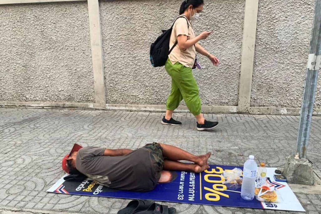 Des millions de personnes en Thaïlande risquent de sombrer dans la pauvreté 5 Des millions de personnes en Thaïlande risquent de sombrer dans la pauvreté