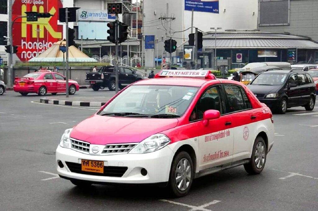 Il oublie son téléphone dans un taxi en Thaïlande et se fait voler plus de 20 000 euros