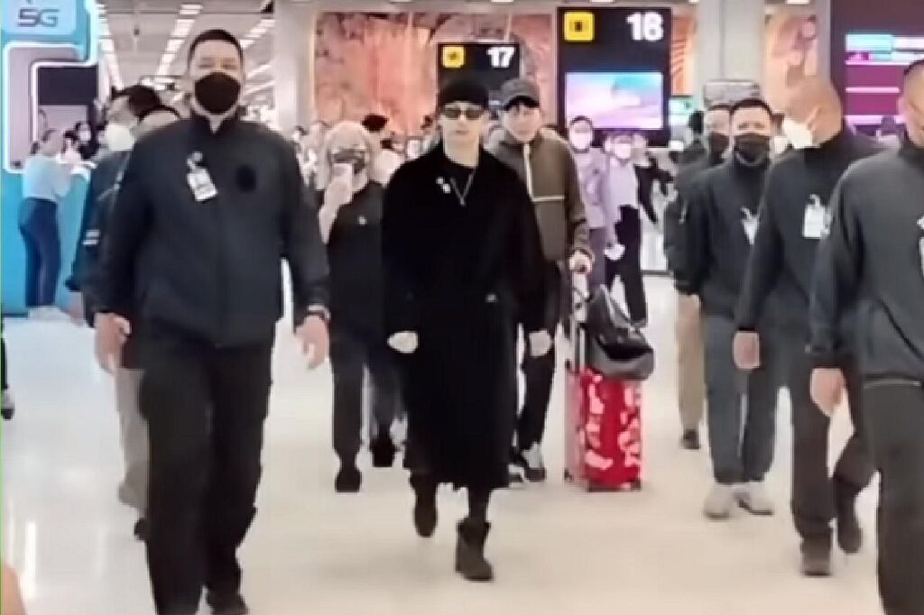 Le passage d'une superstar entraine des blocages dans un aéroport de Thaïlande