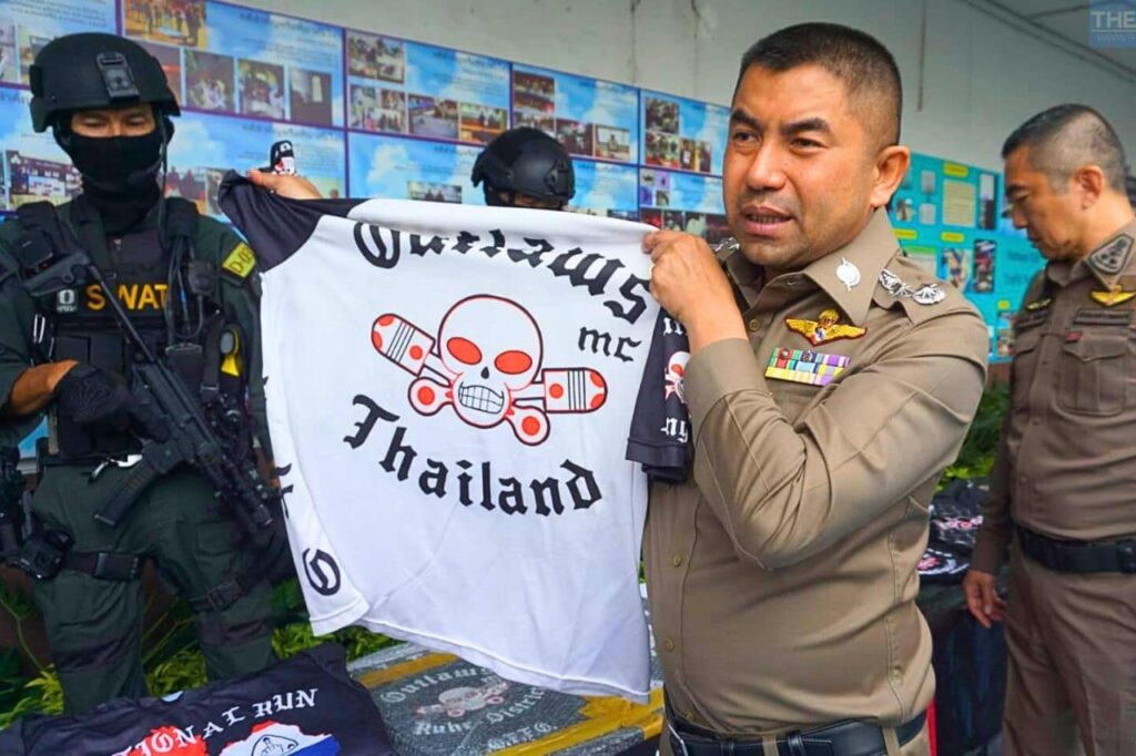 Thaïlande : peine de mort pour les 3 étrangers qui ont tué un allemand à Pattaya 6 La police thaïlandaise s'attaque au gang des Outlaws après le meurtre d'un Allemand