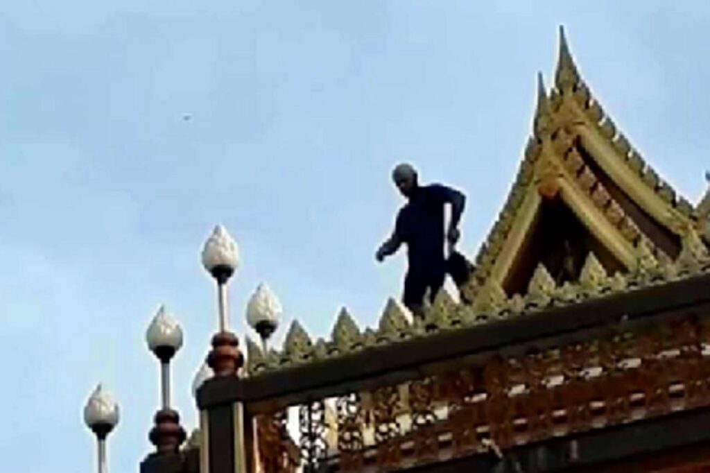 Un touriste russe meurt en sautant du toit d'un temple à Phuket