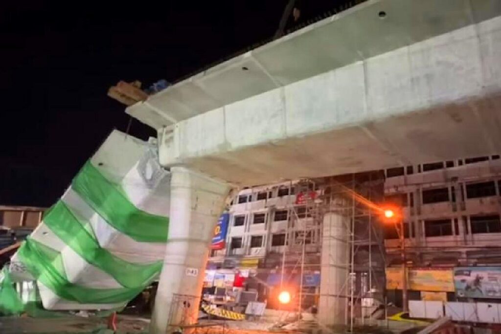 Un viaduc s'est effondré près de l'aéroport international de Bangkok en Thaïlande